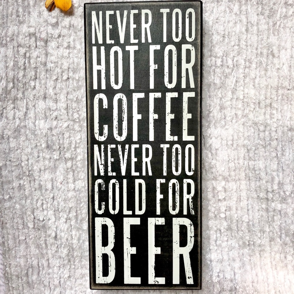 New with tag Never too Hot Box sign. Black & white